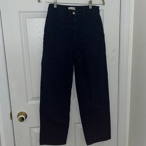Aritzia Wilfred Free. Size 0. Navy high waisted jeans. Straights cut